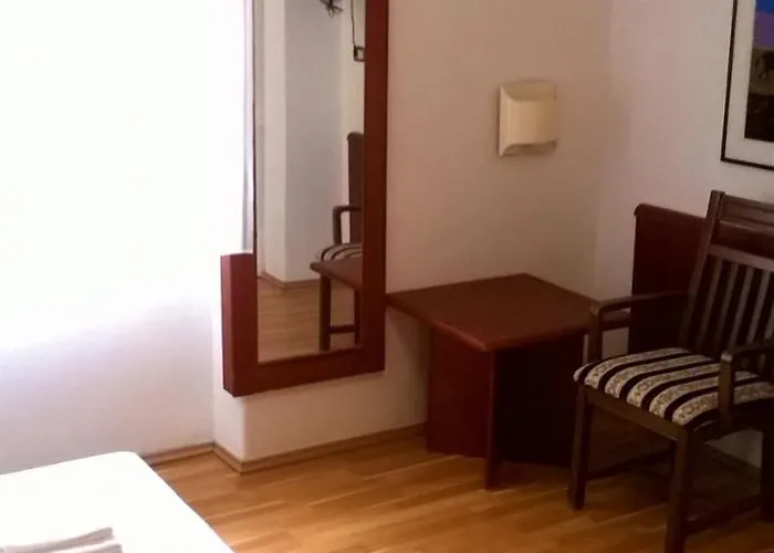 Oda ve Kahvaltı Mozart 2*