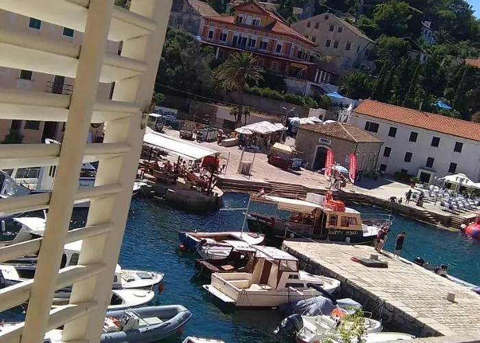 Oda ve Kahvaltı Mozart Veli Lošinj
